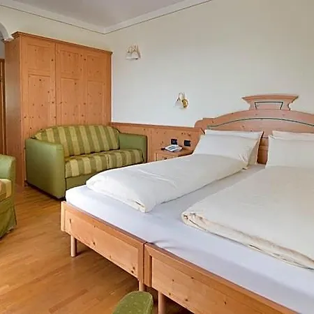 Interalpen Hotel 4*